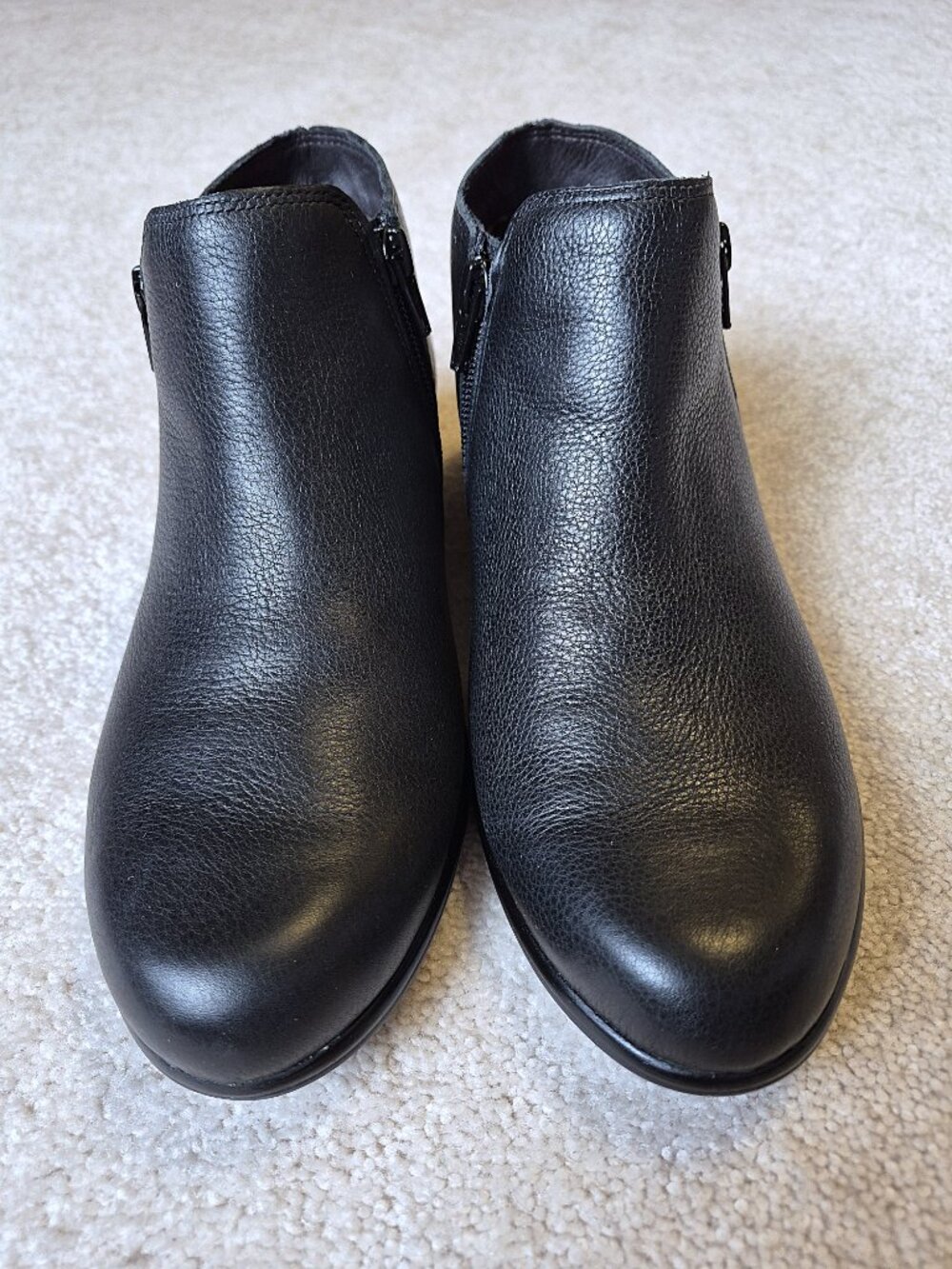 NWOB Naot Helm Black Leather Ankle Booties Boots Womens Sz 39/US8 Comfort Luxury